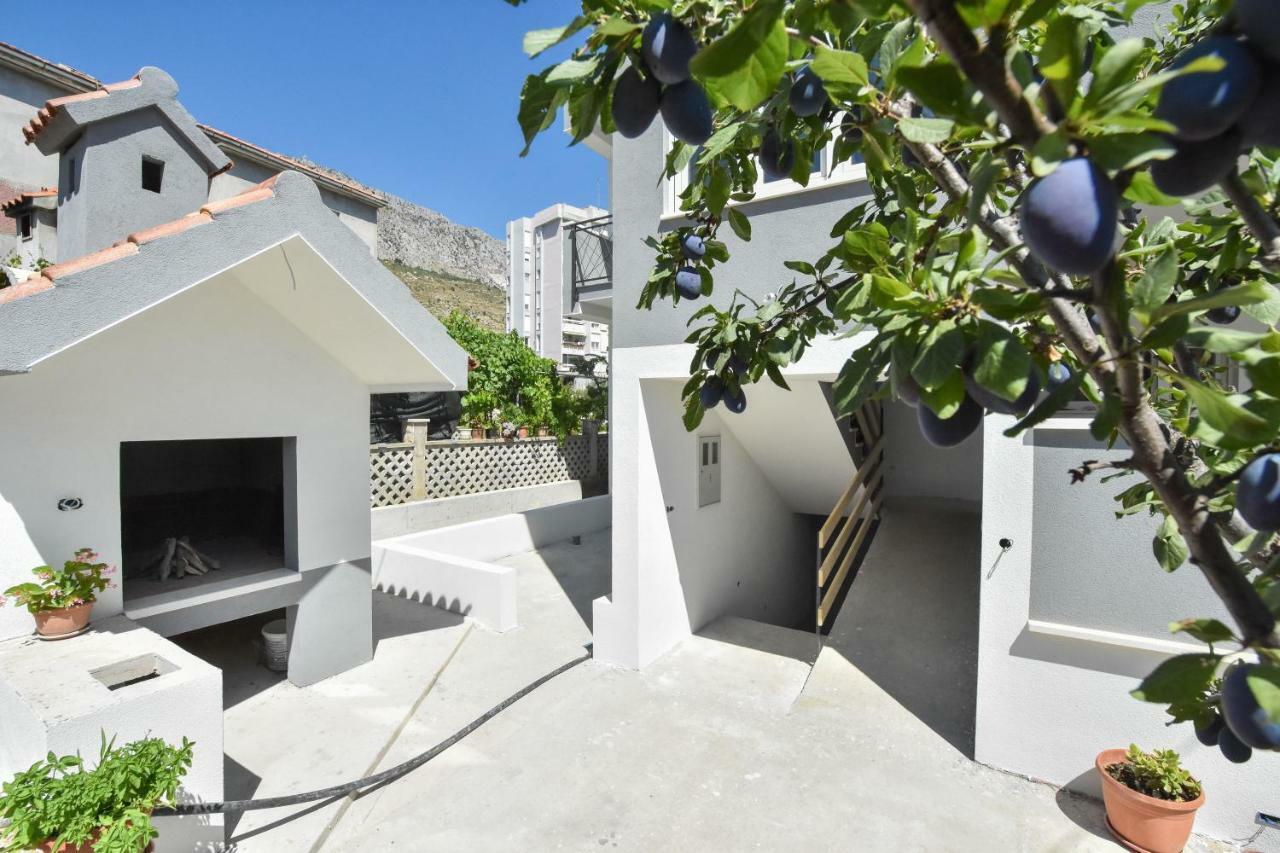 Apartmani Iva&Ante Dugi Rat Exterior photo